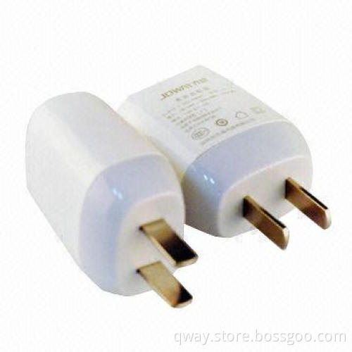 Smart Mobile Phone Charger with AC 100/240V 50/60Hz 150mA Maximum USB Output Charges, Easy Storage